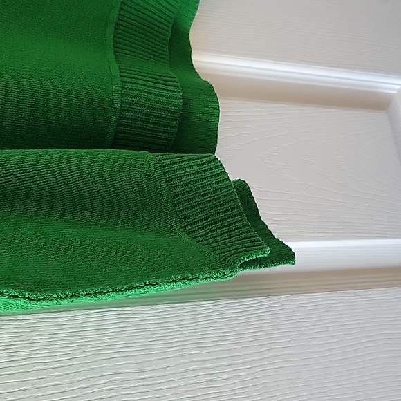 Women's kelly green sweater 💚 - Picture 4 of 5